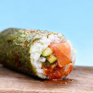 Spicy Salmon Handroll